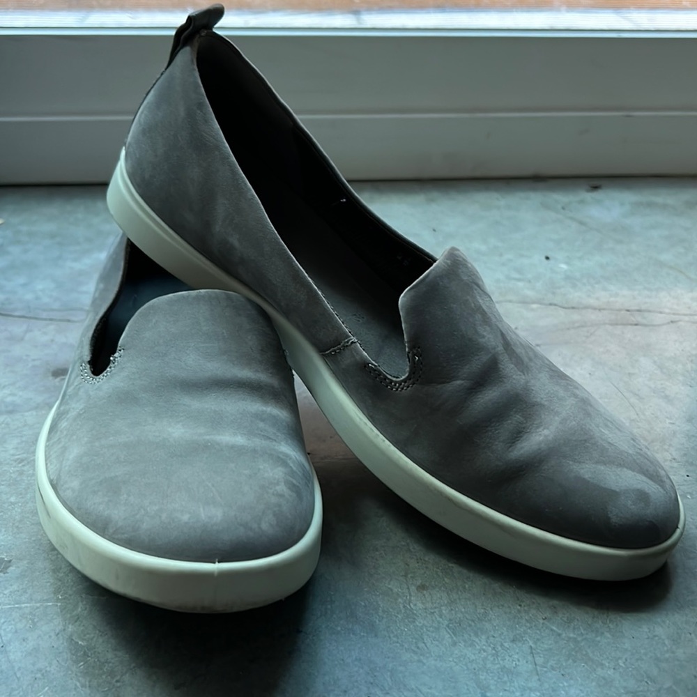 Slip on flats